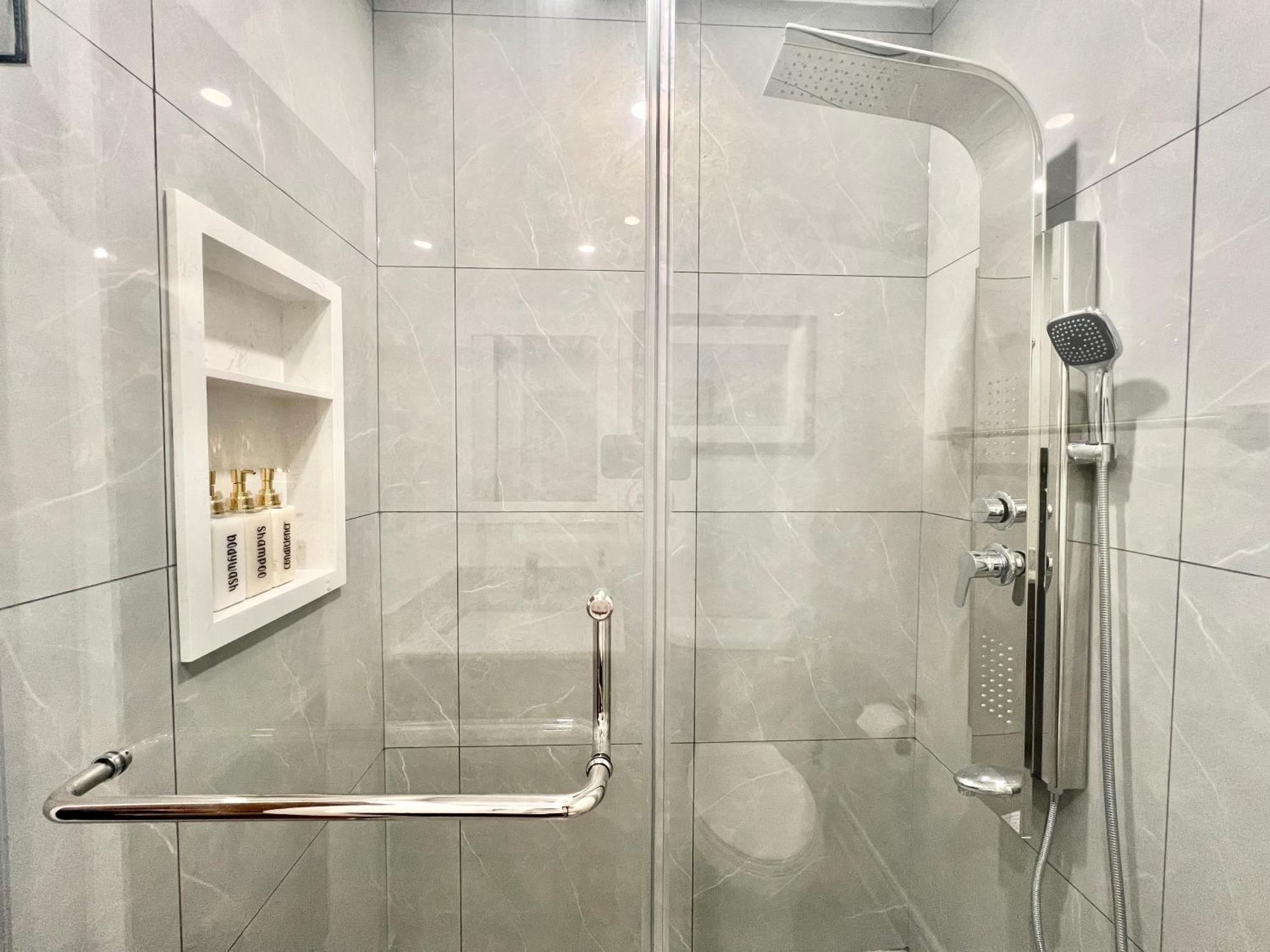 Upgraded Rooms With Bath 7-Min To Subway Near Downsview Rogers Stadium Toronto Esterno foto